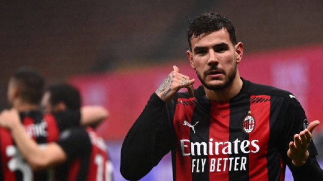 Theo Hernandez vicino al rinnovo con il Milan.