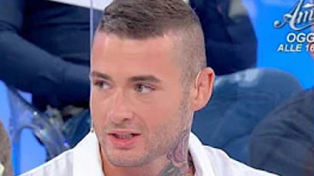 Uomini e donne, Matteo perde la corteggiatrice Martina.