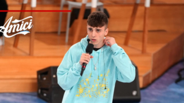Amici, lite in casetta tra Elena ed DLA che sbotta: 'Sto impazzendo, non mi parlate.'