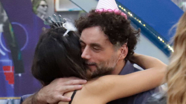 GFVip, Bar&ugrave; sbotta contro la regia