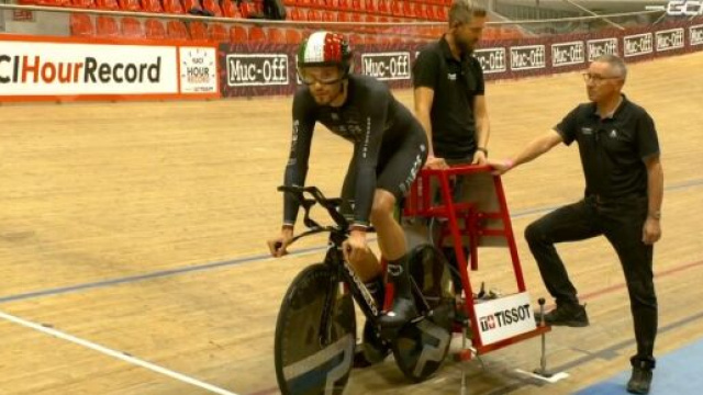 Filippo Ganna ha stabilito il nuovo record dell'ora.