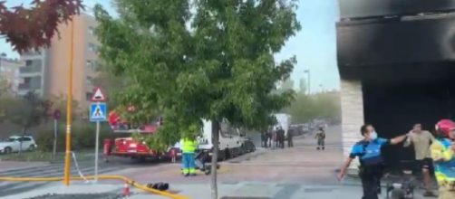 El incendio del local de Alcorc&oacute;n ha dejado a dos menores de la misma familia fallecidos - Twitter (@112cmadrid)