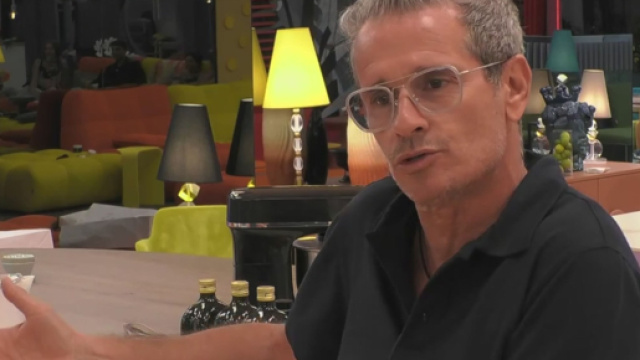 GFVip 7, l'ex di Bellavia: 'Credo ci stia marciando, conosce le dinamiche della tv'.