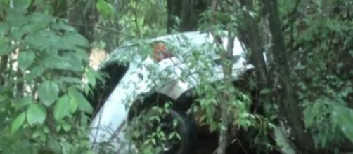 O ve&iacute;culo foi arrastado por uma enxurrada (Reprodu&ccedil;&atilde;o/RPC)