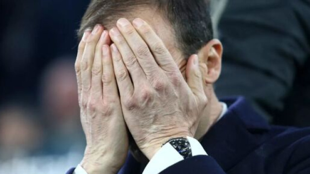 Secondo il quotidiano La Repubblica, diversi calciatori della Juventus remerebbero per l'esonero di Allegri