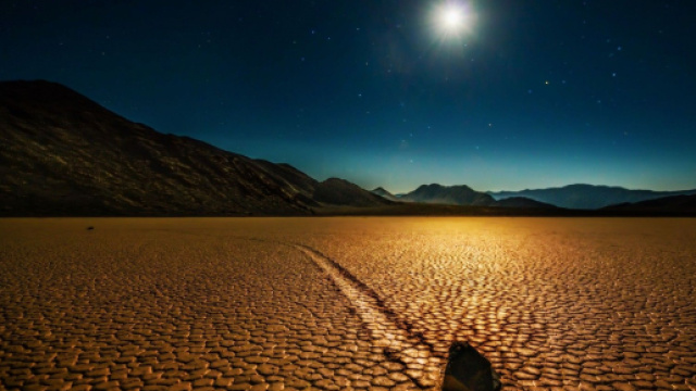 Previsioni astrologiche del 15 ottobre: Cancro silenzioso, Acquario vivace.