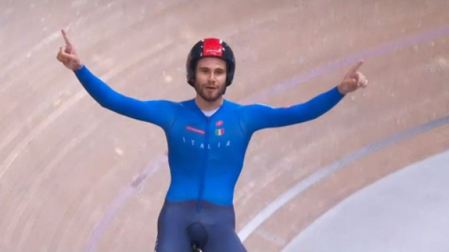 Ciclismo, Filippo Ganna ha stabilito il nuovo record del mondo dell'inseguimento.