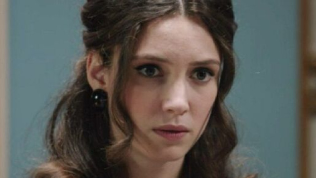 Il Paradiso delle signore, spoiler 25 ottobre: Flora umiliata da Adelaide.