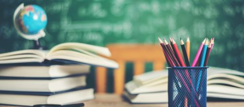 De um lado, escolas com defasagem nos custos; do outro, pais apurados com o aumento da mensalidade escolar (Arquivo Blasting News)