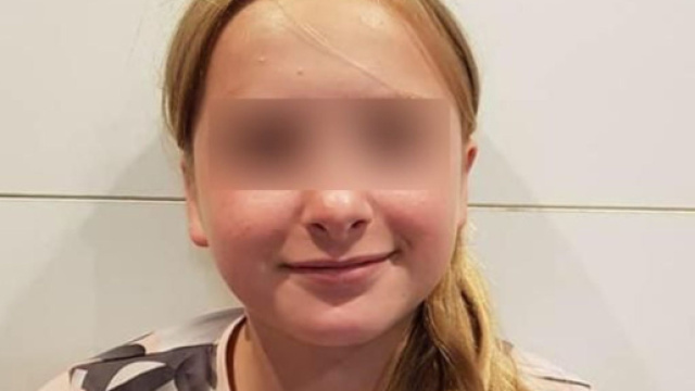 Parigi, &egrave; morta per asfissia la 12enne Lola trovata in un baule abbandonato venerd&igrave; scorso poco distante da casa.