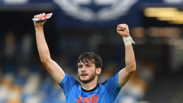 E' sempre Napoli show, 3 a 2 contro il Bologna e 1&deg; posto in classifica