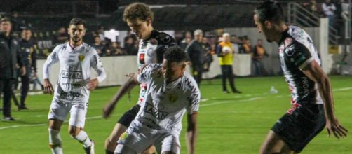 Brusque e Oper&aacute;rio podem cair nesta rodada (@laravantzen/Brusque Futebol Clube)