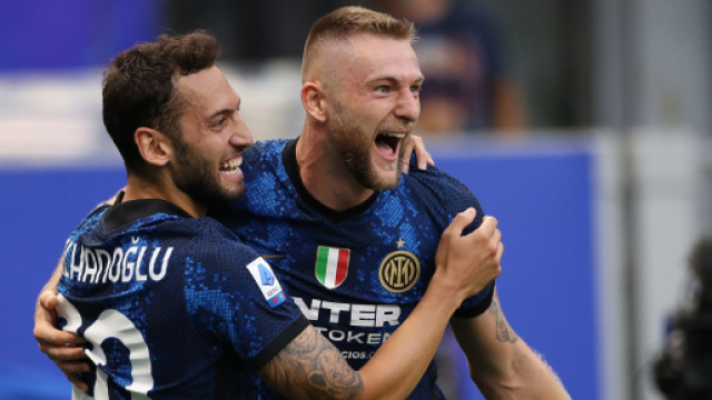 Mercato Inter: possibile interesse del Psg per Skriniar e Calhanoglu a gennaio.