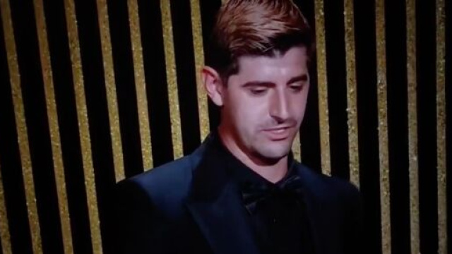 Thibaut Courtois et Didier Deschamps au coeur d'une s&eacute;quence insolite. (cr&eacute;dit LCL)