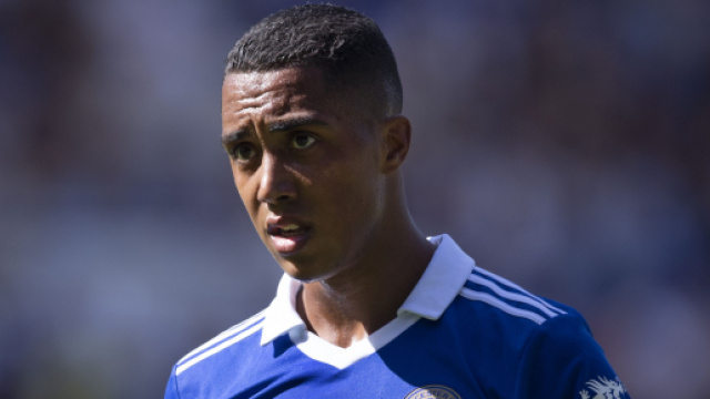 Il centrocampista Youri Tielemans piacerebbe all'Inter.