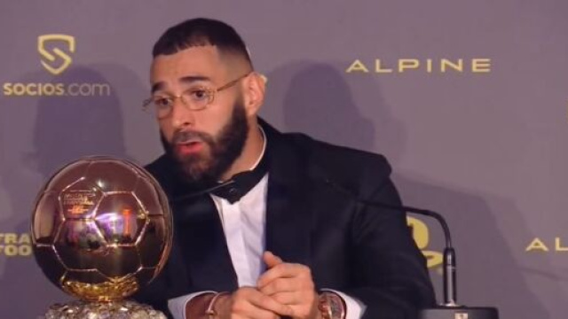 Karim Benzema d&eacute;stabilis&eacute; par une question improbable en conf&eacute;rence de presse. (cr&eacute;dit Twitter)