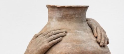 Clementine Keith-Roach&rsquo;s &ldquo;Lost Object&rdquo; (Image source: Damian Griffith/Courtesy P.P.O.W. Gallery, NY)