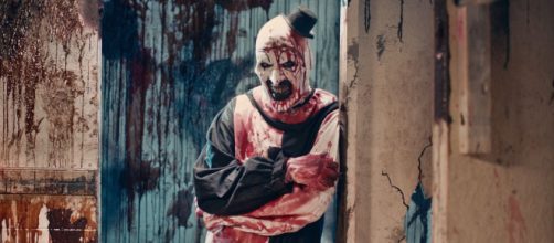 'Terrifier 2': filme de terror est&aacute; causando desmaios e v&ocirc;mitos por suas cenas expl&iacute;citas de viol&ecirc;ncia (Divulfa&ccedil;&atilde;o/Bloody Disgusting)