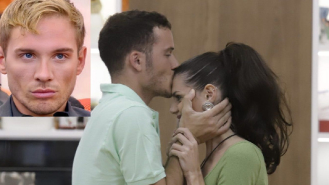 GF Vip, Edoardo amoreggia con Antonella in camera e Alberto protesta: 'Mi d&agrave; fastidio'.