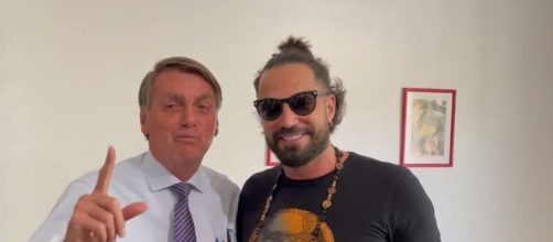 Bolsonaro e Latino (Reprodu&ccedil;&atilde;o)