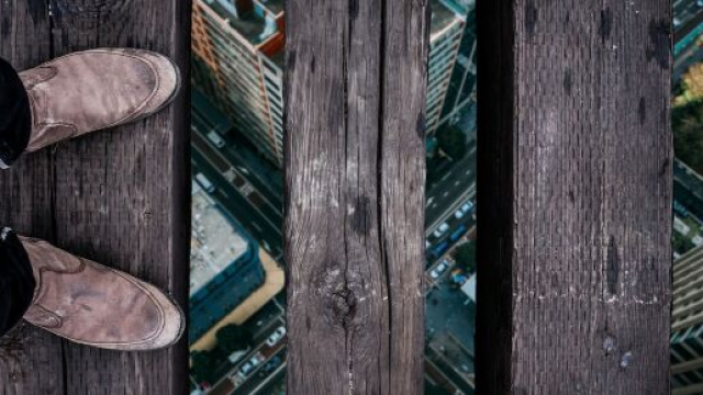 L'oroscopo del 25 ottobre su lavoro ed emozioni: Ariete coraggioso, Leone realizzato.