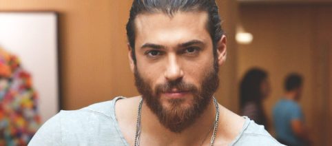 Can Yaman impegnato nel sociale con il Banco Alimentare: l'annuncio su Instagram (Foto)