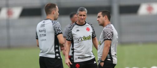 Comiss&atilde;o t&eacute;cnica do Vasco da Gama no CT Moacyr Barbosa (Daniel Ramalho/Vasco)