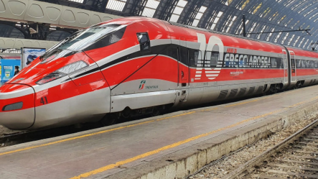 Ferrovie cerca diplomati e laureati per lavoro d'ufficio a tempo indeterminato