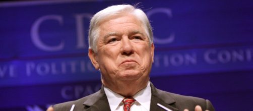 Former Governor Haley Barbour (Image source: Gage Skidmore/Flickr)
