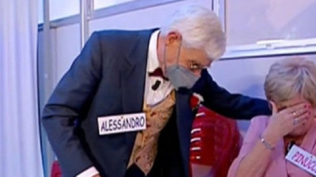 Uomini e donne, Pinuccia sbotta su Alessandro.