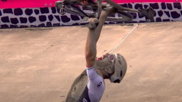 La vittoria di Sonny Colbrelli alla Parigi Roubaix.