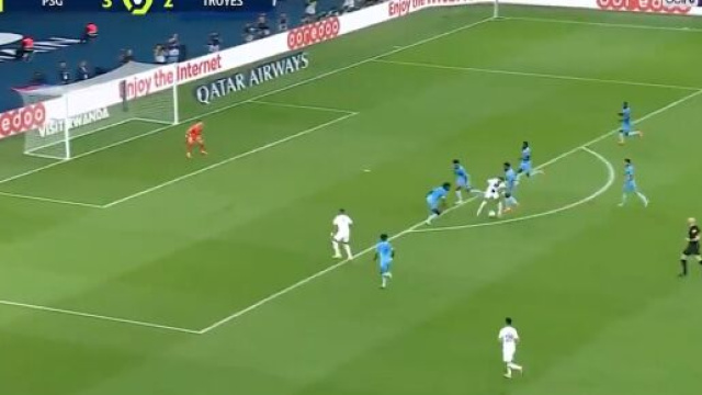 Neymar en tr&egrave;s grande forme face &agrave; Troyes ce samedi en Ligue 1. (cr&eacute;dit Twitter)