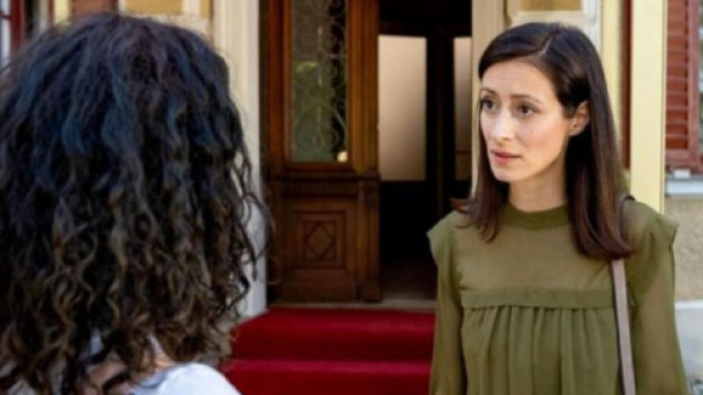 Tempesta d'amore, trame tedesche: Carolin gelosa della vicinanza tra Vanessa e Leon.