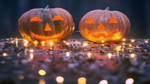5 tradizioni regionali legate a Halloween: in Emilia &egrave; usanza lasciare il cibo per i morti.