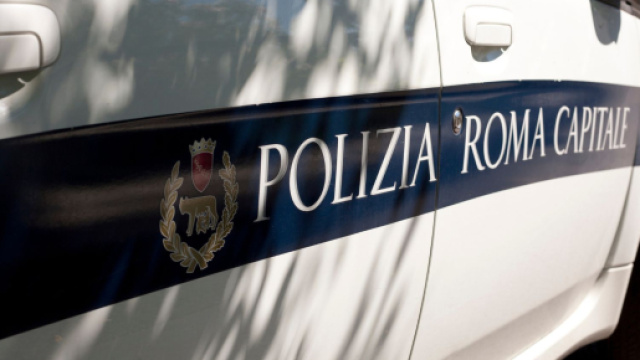 Roma, studente 22enne picchiato, rapinato e abusato: 'Erano in tre, spietati e brutali'.