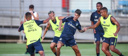 Gr&ecirc;mio dever&aacute; contar com sa&iacute;das ao fim do ano (Lucas Uebel/Gr&ecirc;mio)