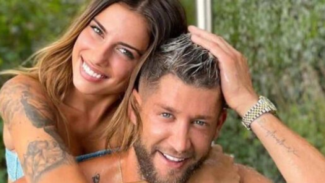 Giuseppa enceinte de Paga : des informations ont fuit&eacute; et les blogueurs balancent.