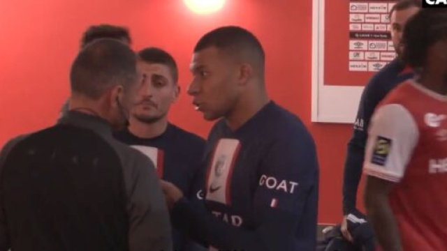 Verratti hors de lui dans les vestaires &agrave; la pause de Reims-PSG. (cr&eacute;dit capture Canal+)