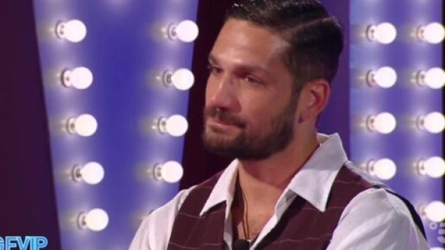 GF Vip, Luca smascherato da Charlie.