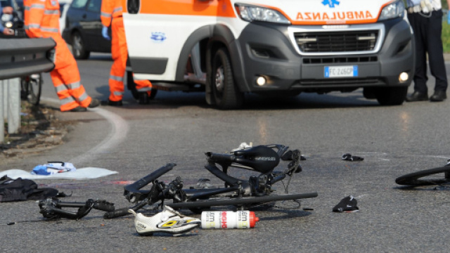 Ciclista travolto e ucciso in Calabria (foto di repertorio)
