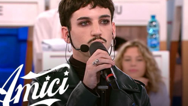 Amici 2022, Piccolo G si infuria e rompe una porta: fan temono una severa punizione.