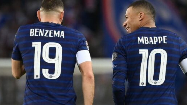 Mbapp&eacute; et Benzema tr&egrave;s importants pour Didier Deschamps. (cr&eacute;dit Twitter)