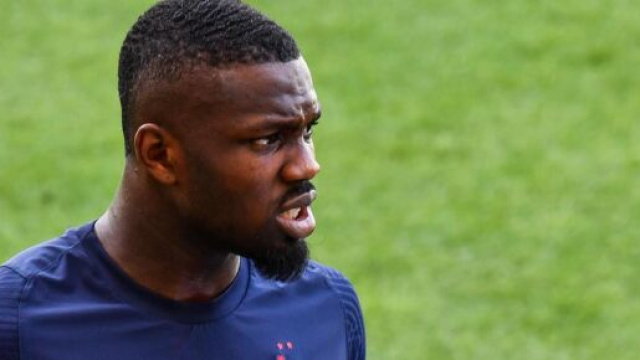 Marcus Thuram pris en flagrant d&eacute;lit de consommation de SNUS ? (cr&eacute;dit Twitter)