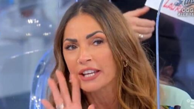 Uomini e donne, Ida Platano spiazza con una dedica: 'Voglio piangere e imparare ad amare'.