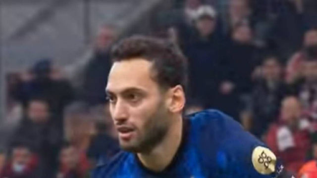 Calhanoglu sarebbe nel mirino di molti top club