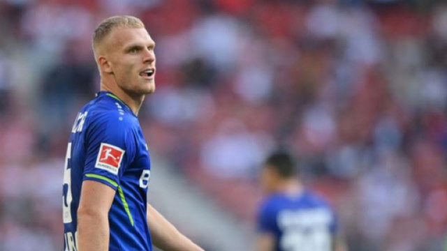 Mitchel Bakker, esterno sinistro del Bayer Leverkusen.
