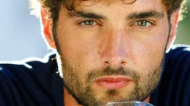 Un posto al sole, puntate al 2 dicembre: Niko cerca i soldi per il suo piano di vendetta.