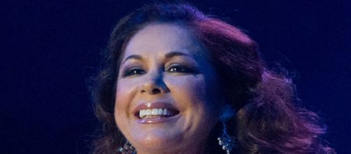 Isabel Pantoja tuvo que ir a un traumat&oacute;logo por una dolencia en la espalda (Wikimedia Commons)