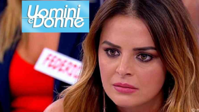 Uomini e Donne, Roberta potrebbe abbandonare il programma: dubbi sul futuro nel parterre.