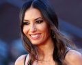 Moda, outfit autunno 2022: stivali cuissardes di Elisabetta Gregoraci e la gonna lunga